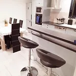 Familiale Avec Piscine Chauffee Calme Proche Du Centre 빌라