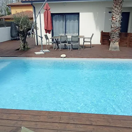 Familiale Avec Piscine Chauffee Calme Proche Du Centre * غوجان-ميستراس
