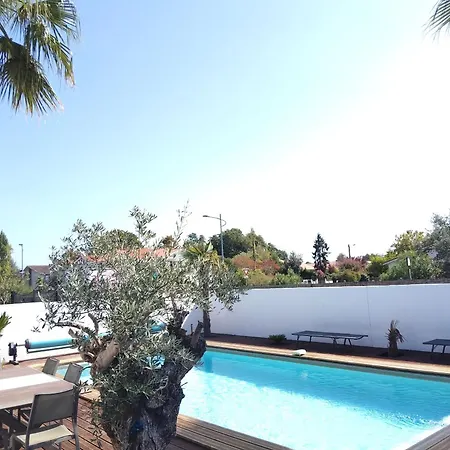 Familiale Avec Piscine Chauffee Calme Proche Du Centre * غوجان-ميستراس